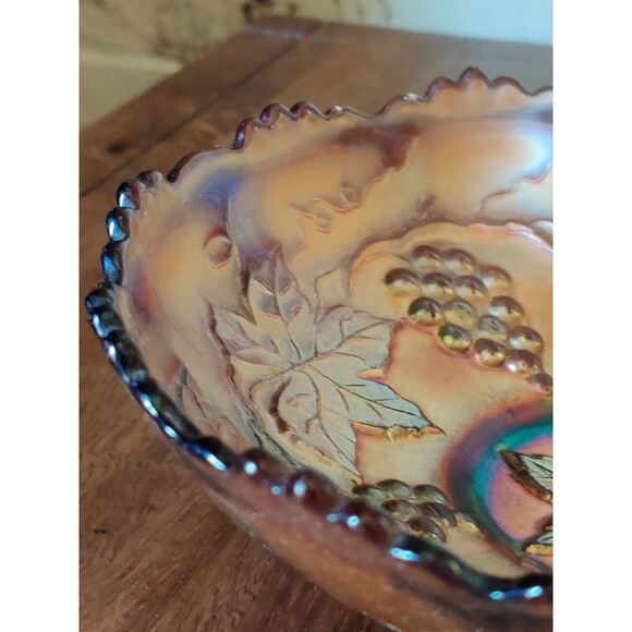 DUGAN FENTON CARNIVAL GLASS GRAPES & LEAVES PATTERN BOWL DISH AMETHYST RED 6.5" - Picture 5 of 10